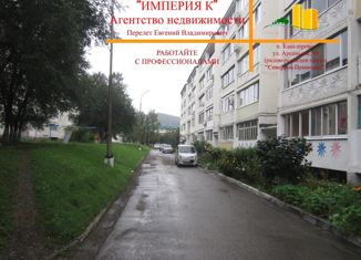 Продажа 2-ком. квартиры, 49.6 м2, посёлок городского типа Кавалерово, Кузнечная улица, 14