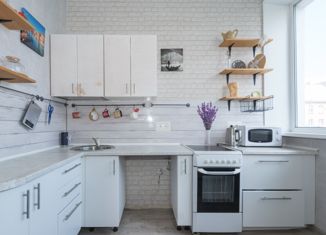 Продам двухкомнатную квартиру, 49.5 м2, Новосибирск, улица Салтыкова-Щедрина, 1, метро Площадь Ленина