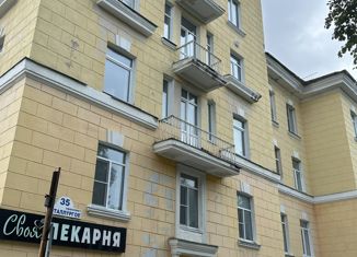 Четырехкомнатная квартира на продажу, 89 м2, Мурманская область, проспект Металлургов, 35