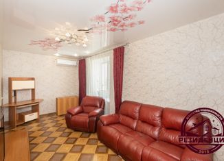 Продается 3-комнатная квартира, 87.6 м2, Хабаровский край, улица Дзержинского, 14