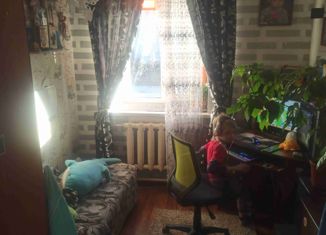 Продаю двухкомнатную квартиру, 37 м2, поселок городского типа Некрасовское, Кооперативная улица, 31