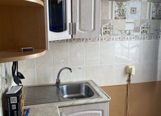 Продаю трехкомнатную квартиру, 48 м2, Канск, улица Каландарашвили, 23