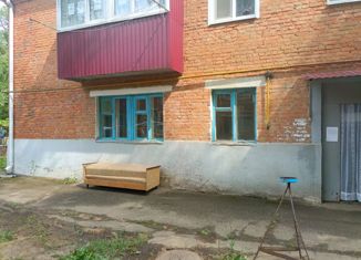 Продается трехкомнатная квартира, 42 м2, Ставропольский край, Ипатовская улица, 4