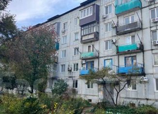 Продается 2-комнатная квартира, 49 м2, село Хороль, улица Городок-5, 15