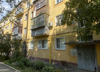 Продается трехкомнатная квартира, 43 м2, Оренбург, улица Братьев Башиловых, 6, Промышленный район