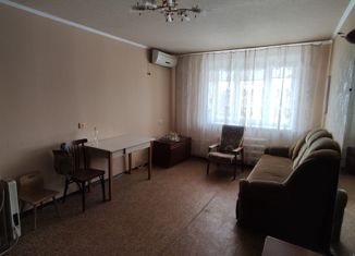 Продам двухкомнатную квартиру, 40 м2, Каменск-Шахтинский, улица Декабристов, 3