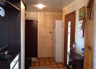 Продается 3-комнатная квартира, 58 м2, село Поспелиха, Кирзаводская улица, 21