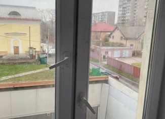 Трехкомнатная квартира на продажу, 70.2 м2, Череповец, улица М. Горького, 22