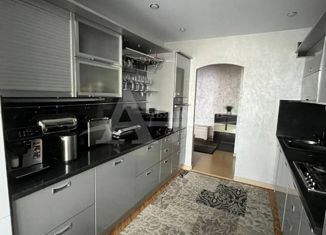 Продам 4-ком. квартиру, 91 м2, Железноводск, улица Ленина, 100Б