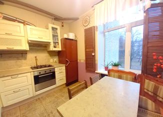 Продам 3-ком. квартиру, 80.2 м2, Санкт-Петербург, метро Елизаровская, улица Ткачей, 17