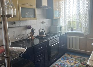 Продам 2-комнатную квартиру, 48.5 м2, поселок Новоорск, улица Ленина, 11