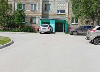 Продается двухкомнатная квартира, 50 м2, Соликамск, Красный бульвар, 32