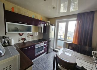 Продается трехкомнатная квартира, 69 м2, Омская область, улица Богдана Хмельницкого, 46