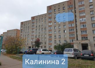 Продажа 2-ком. квартиры, 49.8 м2, Глазов, улица Калинина, 2