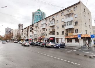 Продается трехкомнатная квартира, 56 м2, Екатеринбург, улица Попова, 10, улица Попова
