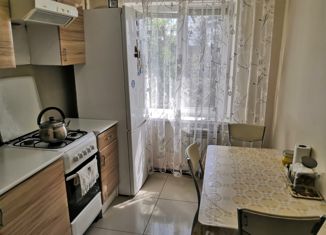 Продам 2-комнатную квартиру, 50 м2, Адыгейск, проспект Ленина, 18