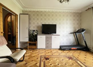 Продается 3-комнатная квартира, 64 м2, Москва, улица Декабристов, 11, улица Декабристов