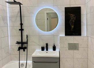 Продам 2-ком. квартиру, 60 м2, Ставрополь, улица Доваторцев, микрорайон № 28