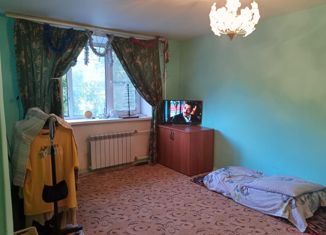 Продаю 1-ком. квартиру, 32.7 м2, Тольятти, улица Горького, 42, Центральный район