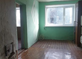 Продам трехкомнатную квартиру, 50 м2, Сокол, улица Калинина, 3