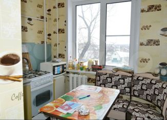Продам 2-комнатную квартиру, 39 м2, поселок городского типа Петровский, Юбилейная улица, 11