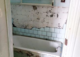 Продаю 2-комнатную квартиру, 42 м2, поселок Таёжный, Школьная улица, 16