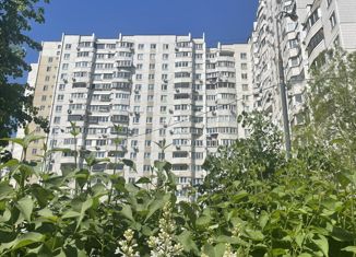 Продаю 3-ком. квартиру, 74 м2, Москва, улица Кутузова, 2, улица Кутузова