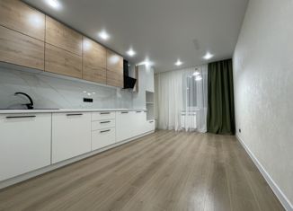 Продаю 2-комнатную квартиру, 61 м2, Чебоксары, улица писателя Лаврентия Таллерова, ЖК Солнечный Парк