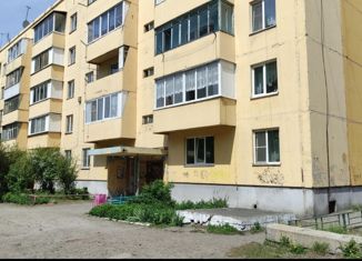 Сдается в аренду 2-ком. квартира, 46 м2, Кемеровская область, Комсомольская улица, 41