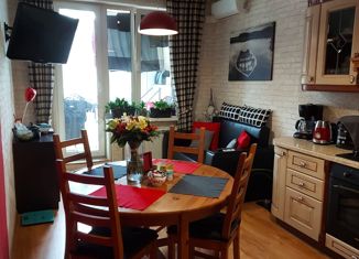 Продам 2-комнатную квартиру, 55.7 м2, посёлок Марьино, Светлый бульвар, 8