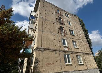 Продажа 2-комнатной квартиры, 44.2 м2, Орск, 6-й микрорайон, 1