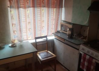 Продам 2-ком. квартиру, 48.4 м2, посёлок Кирилловское, Красная улица, 3