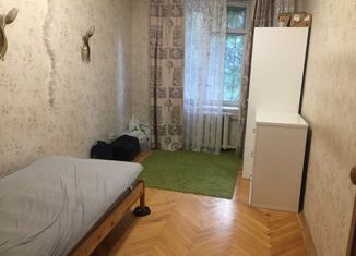 Продажа трехкомнатной квартиры, 57 м2, Москва, улица Адмирала Макарова, 31, улица Адмирала Макарова
