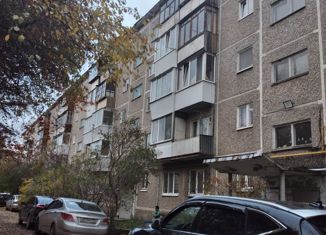 Продаю двухкомнатную квартиру, 43 м2, посёлок Исток, Главная улица, 17А