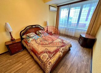 Продам 2-комнатную квартиру, 77 м2, Симферополь, Севастопольская улица, 43Б