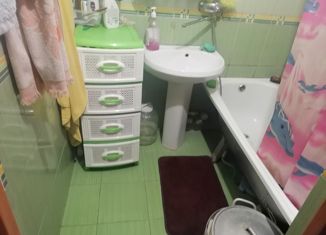 Продаю 4-комнатную квартиру, 76 м2, Минеральные Воды, Железноводская улица, 30