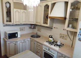 Продам 3-комнатную квартиру, 70 м2, Коломна, улица Карла Маркса, 49