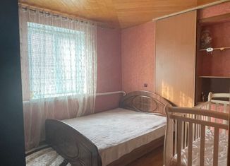 Продается четырехкомнатная квартира, 105 м2, Кизляр, улица Клары Солоненко, 38/1