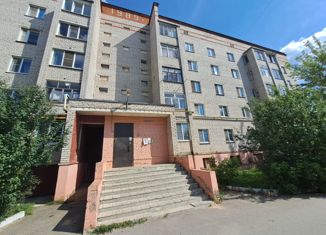 Продам 2-ком. квартиру, 41.9 м2, Малоярославец, улица Радищева, 18