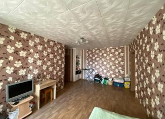 Трехкомнатная квартира на продажу, 62 м2, Екатеринбург, Кишинёвская улица, 54, Кишинёвская улица
