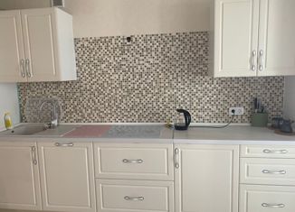 Продаю 3-ком. квартиру, 82 м2, Казань, улица Фикрята Табеева, 3, ЖК Весна