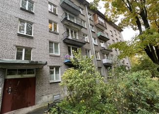 Продаю 3-ком. квартиру, 54.6 м2, Санкт-Петербург, улица Беринга, 26к1, улица Беринга