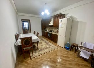 Продаю 3-ком. квартиру, 100 м2, Махачкала, проспект Амет-Хана Султана, 33Бк2, Ленинский район