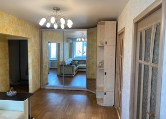 Продаю 3-комнатную квартиру, 43 м2, Волгоградская область, улица Хользунова, 25