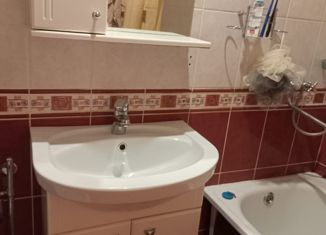 Продаю 2-ком. квартиру, 43 м2, Знаменск, улица Янгеля, 4