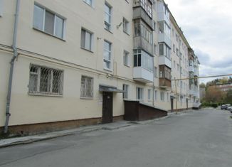 Продается двухкомнатная квартира, 41.7 м2, поселок городского типа Рефтинский, улица Гагарина, 1