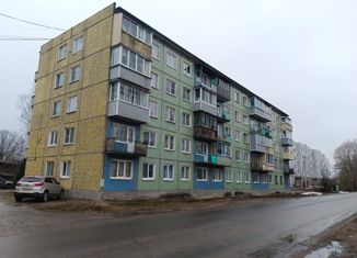 Продам двухкомнатную квартиру, 45.3 м2, рабочий посёлок Крестцы, Железнодорожная улица, 34