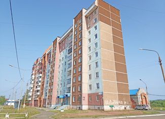 Продается 4-ком. квартира, 78 м2, Братск, улица Возрождения, 3