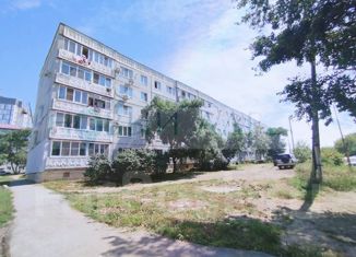 Продаю 2-комнатную квартиру, 50 м2, Большой Камень, улица Приморского Комсомола, 31