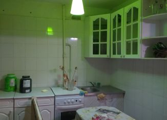 Продаю 3-комнатную квартиру, 58 м2, Волгоград, улица Курчатова, 6, Кировский район